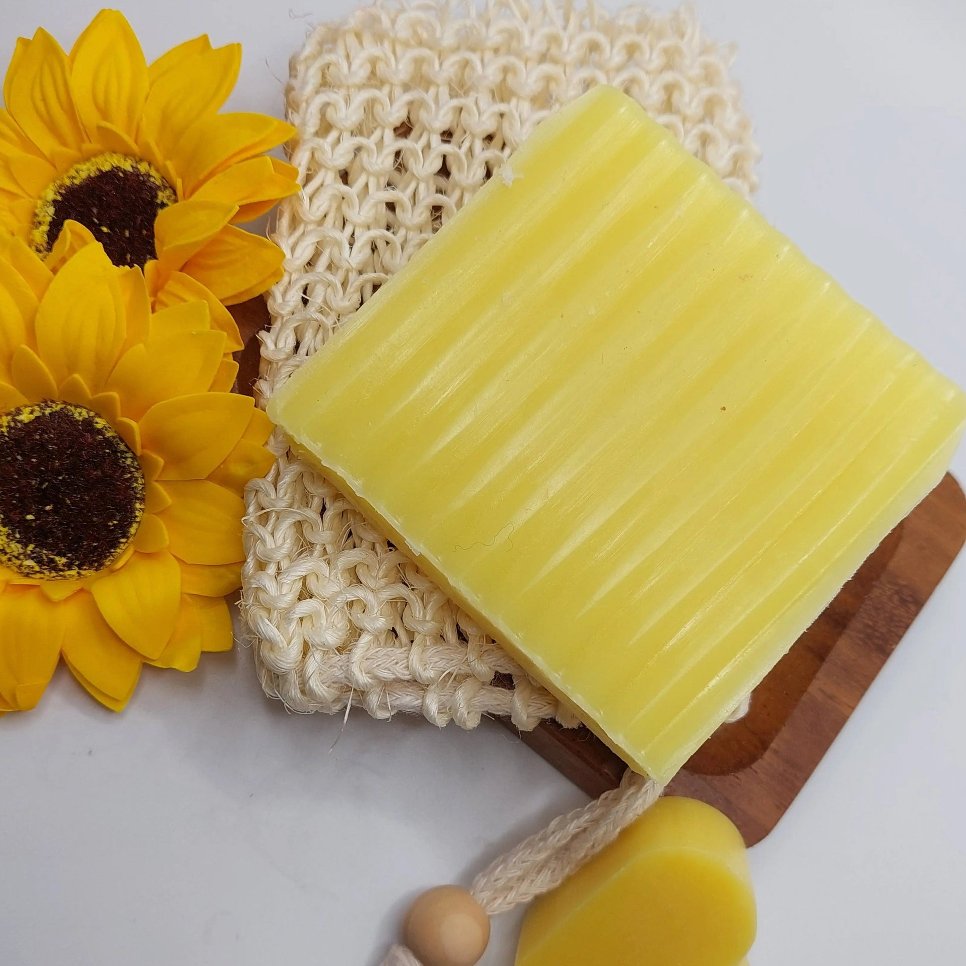 Double butter soap perfumated with oriental oils - Saboena
