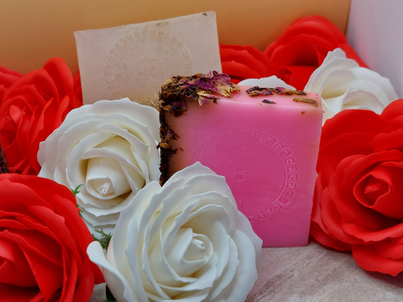 Rosepetal+rose olive oil soap - Saboena